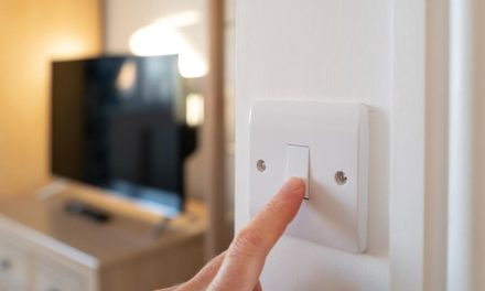 Cara Mudah Menghemat Listrik Agar Tagihan Tak Membengkak