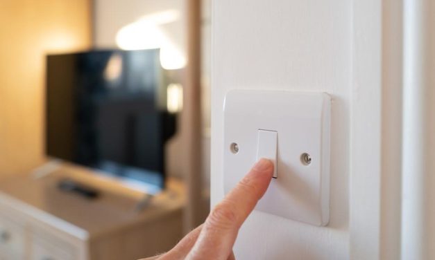 Cara Mudah Menghemat Listrik Agar Tagihan Tak Membengkak