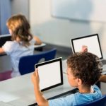 Dari Buku Ke Tablet: Perubahan Lifestyle Mahasiswa Zaman Now