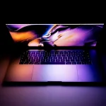 MacBook Layar Sentuh Akan Punya Dynamic Island, Rilis Tahun Ini