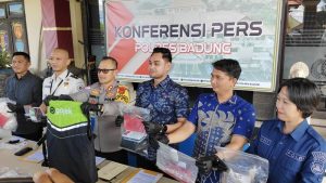 3 WNA Di Bali Di Tangkap Usai Bikin Konten Tak Pantas Pakai Jaket Ojol