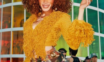 Coachella 2026: Gaya Glamor Winnie Harlow Dengan Body Art