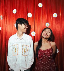 Cinta Berbalut Merah: Pila Novila Cantik di Lamaran Aulion