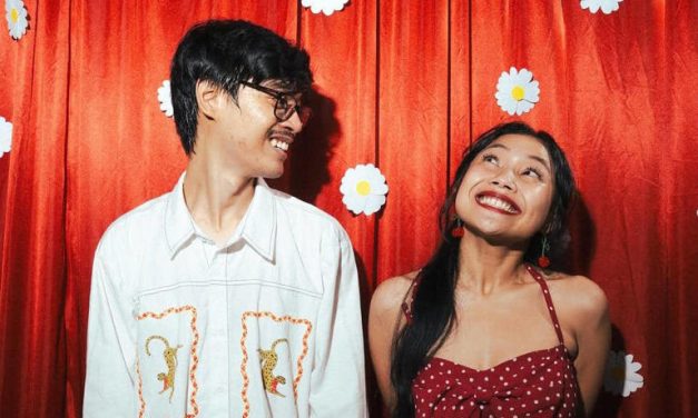 Cinta Berbalut Merah: Pila Novila Cantik Di Lamaran Aulion