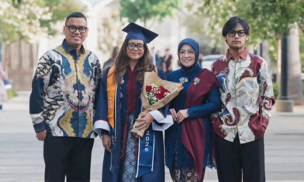 Lulus Di Amerika, Cinta Kuya Resmi Wisuda, Bukti Kerja Keras