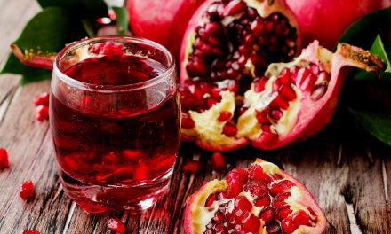 Jus Delima Superfood: Solusi Alami Jaga Tekanan Darah Stabil