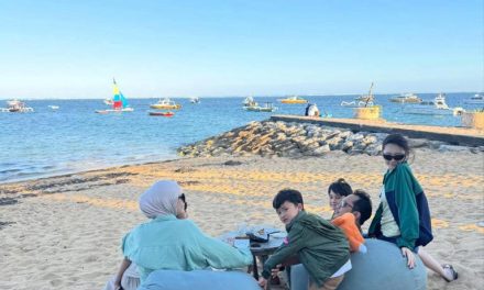Liburan Sederhana! Zaskia Adya Mecca Family Di Pantai Sanur