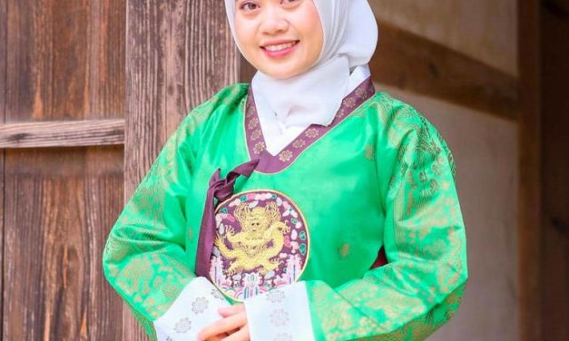 Makin Anggun, Musdalifah Basri Pakai Hanbok Di Korea