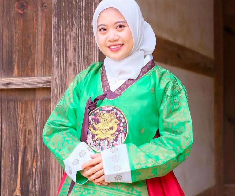 Makin Anggun, Musdalifah Basri Pakai Hanbok Di Korea