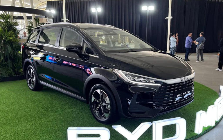 Gaya Elegan, Teknologi Canggih! BYD M6 DM-i Classic Dynamic