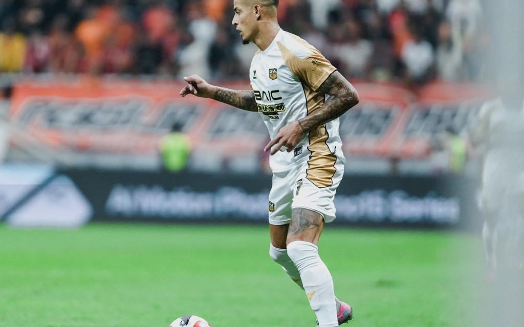 Arema FC Menggila! Noah Sadaoui: Kekalahan Telak Dewa United