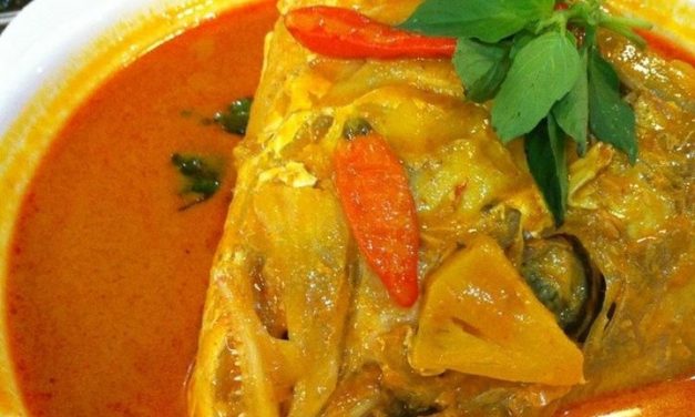 Gulai Kepala Ikan Kakap: Warisan Kuliner Minang Yang Mendunia